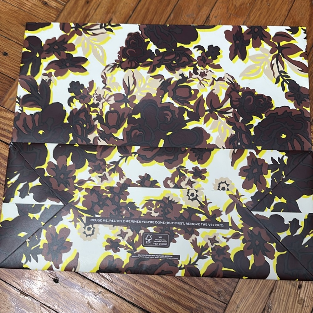 Tory Burch Floral Patterned Gift Bag - Picture 2 of 7
